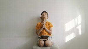 Teaching Kids Who God Is: Simple Conversations for Hard Questions